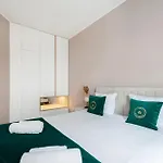 Bed&bath Modern Old Town Apartment