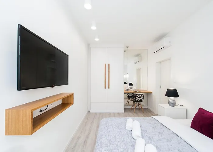 Bed&bath Modern Old Town شقة